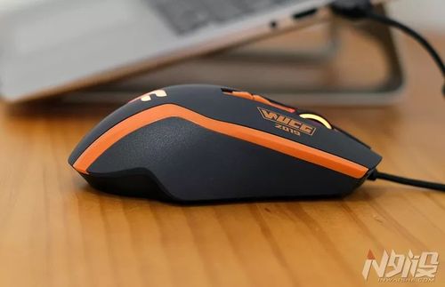 电竞玩家使用鼠标游戏性能表现