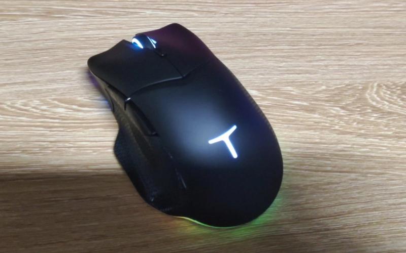 Ergonomic gaming mouse on desk