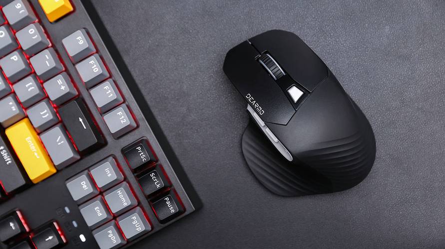 电竞鼠标性能测试中