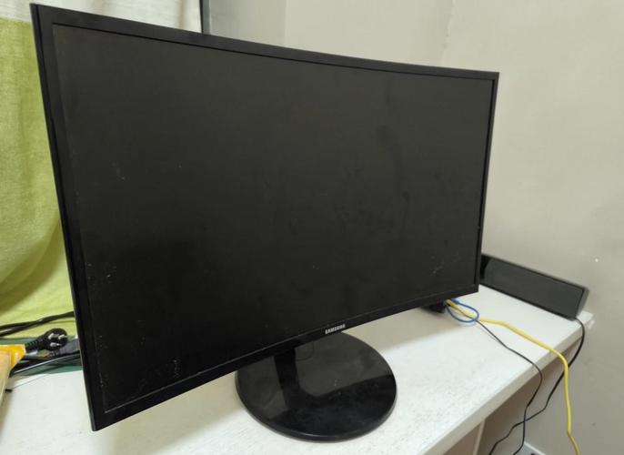 Monitor screen with sharp text and graphics