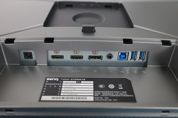 High-resolution monitor display specs