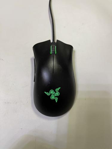 电竞鼠标侧面握持展示