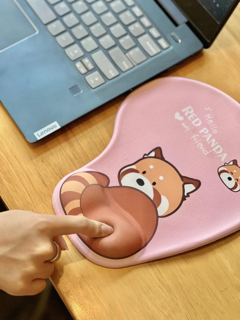 办公桌面无线鼠标使用表现