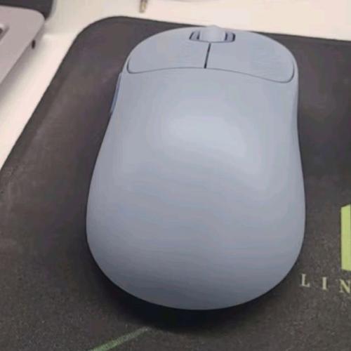 无线鼠标精准操作特写