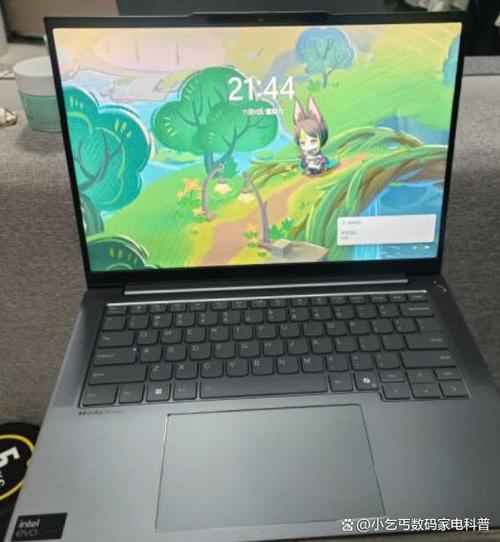 Minimalist computer mouse in professional setup