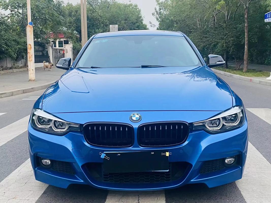 购买鼠标的办公场景