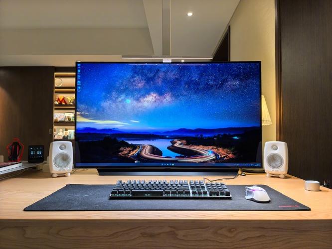 电脑风扇与散热模组细节