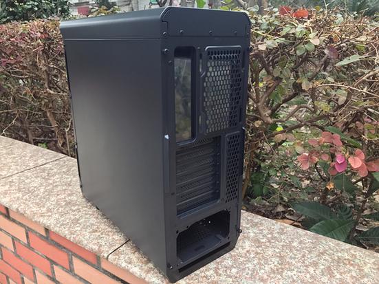 Gaming PC chassis side view with transparent panel