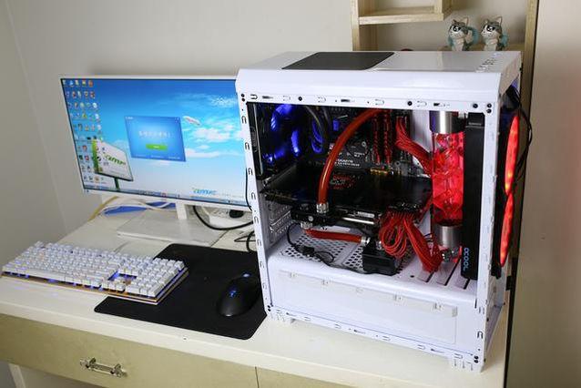 先马阿拉丁白色游戏机箱深度评测:239元性价比之选,炫光侧透全能入门