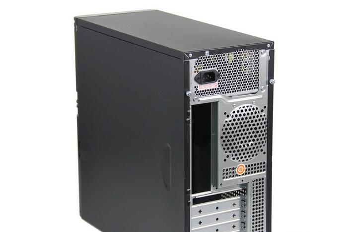 Computer case fans and cooling airflow