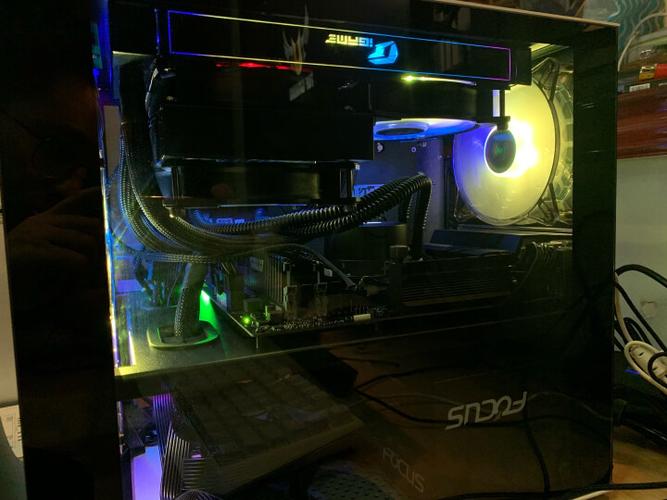 高性能电脑硬件运行