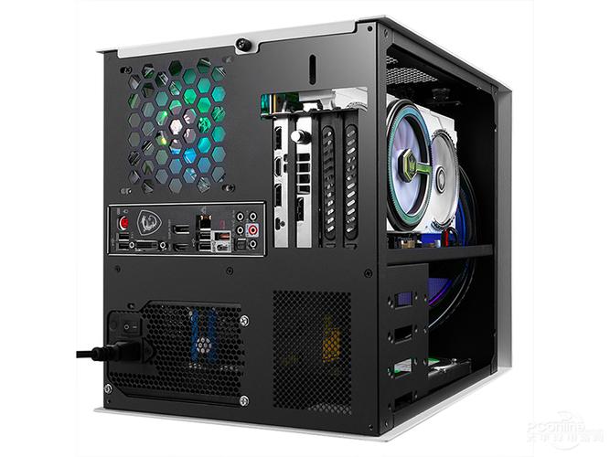 机箱内部硬件安装空间