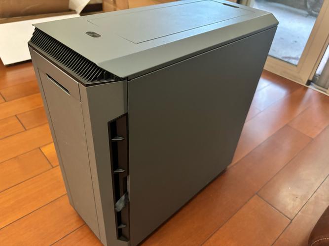 机箱散热风扇与防尘设计