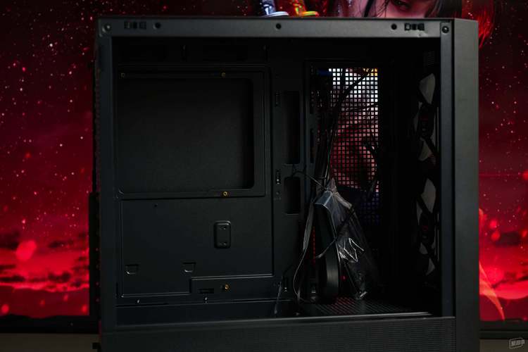 机箱散热与电源布局