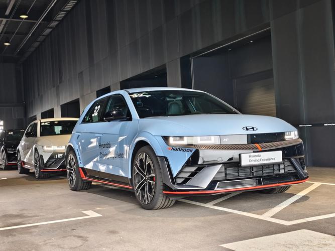 机箱内部理线效果