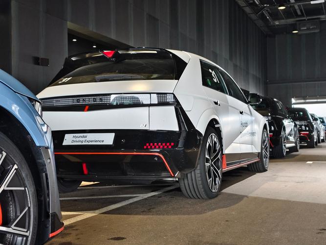 装机完成后的电脑