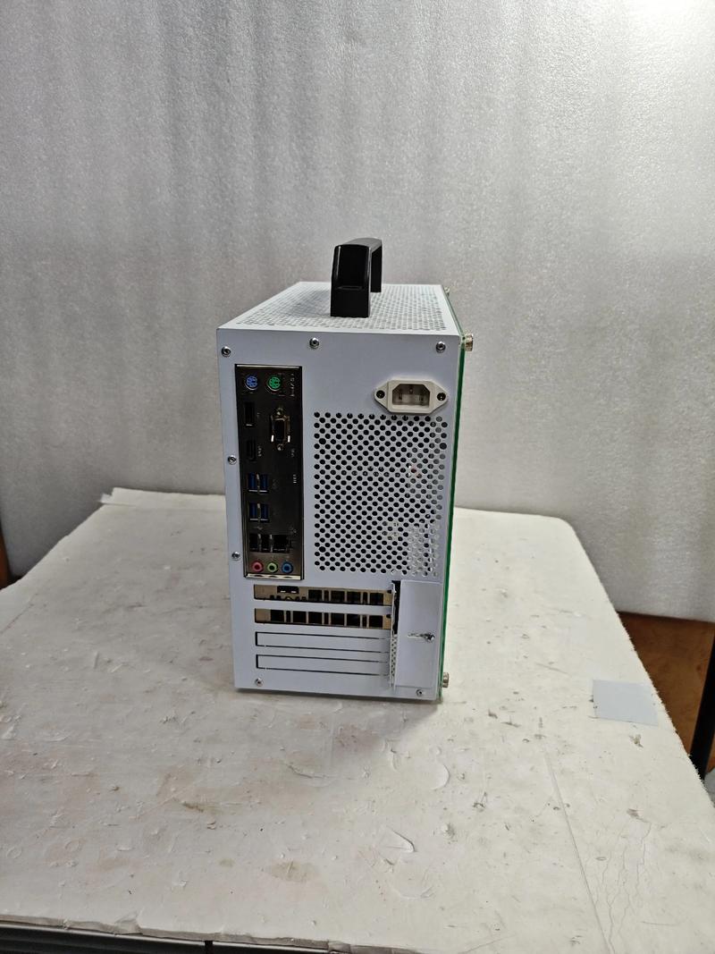 机箱理线与内部空间