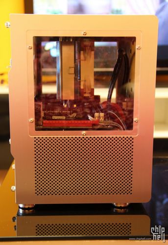 联力PC-Q33桌面效果