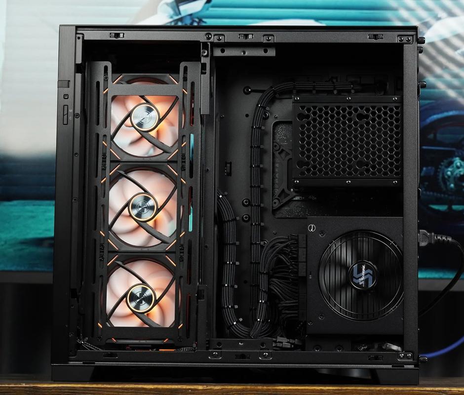 机箱内部硬件安装空间