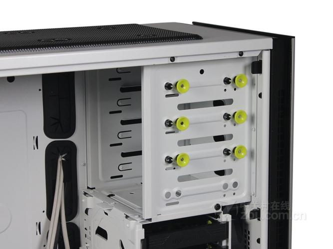 静谧之美：IN WIN 707全塔静音机箱深度评测