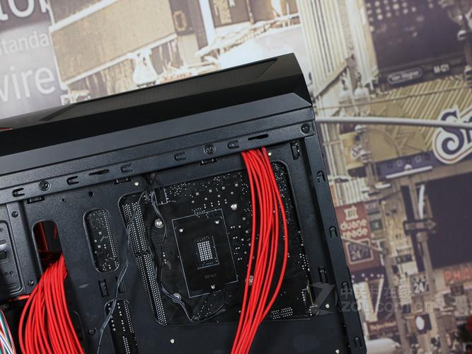 爱国者魔兽3豪华版评测：百元级中塔机箱的实用主义之选