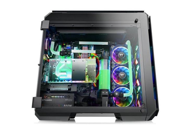 Tt View 71 TG 全塔机箱深度评测：四面钢化玻璃的视觉盛宴