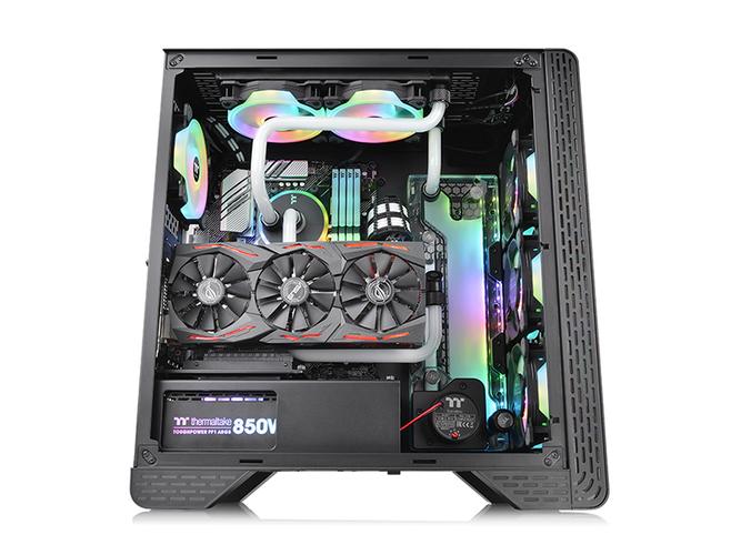 机箱内部硬件安装空间