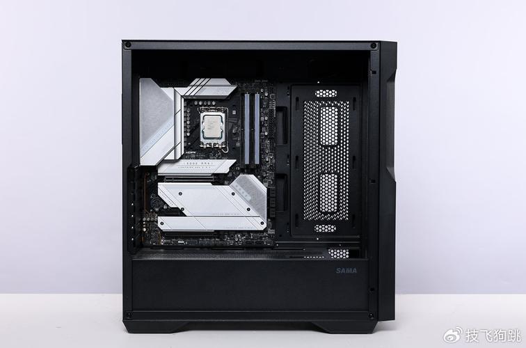 机箱内部硬件空间