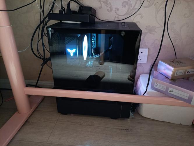 机箱内部硬件安装空间