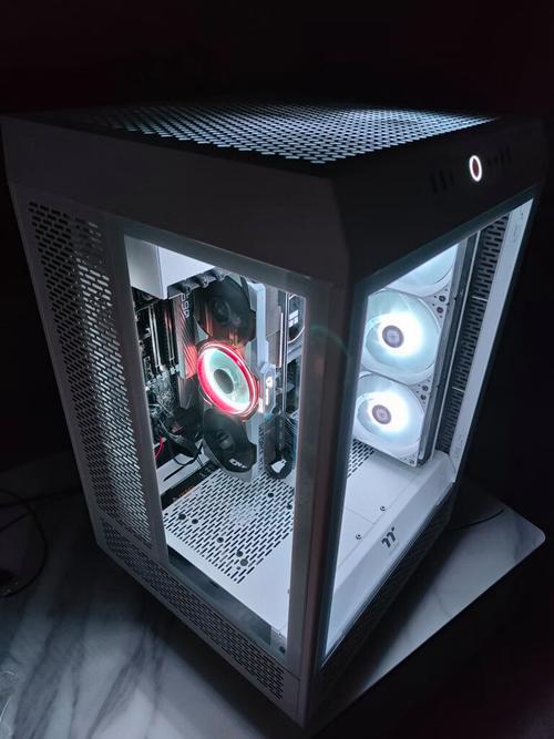 机箱内部硬件安装空间