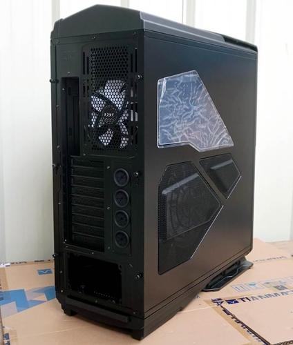 机箱内部硬件安装空间