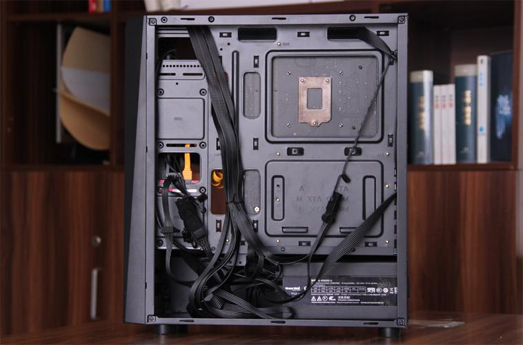 静谧之美:鑫谷宽寂中塔机箱深度评测