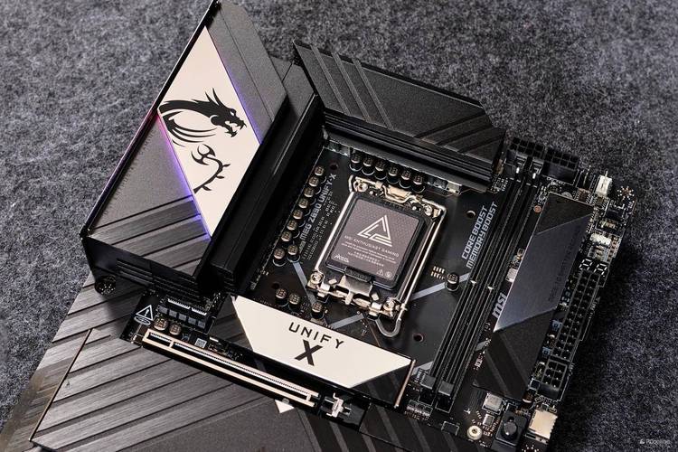 主板扩展插槽与接口