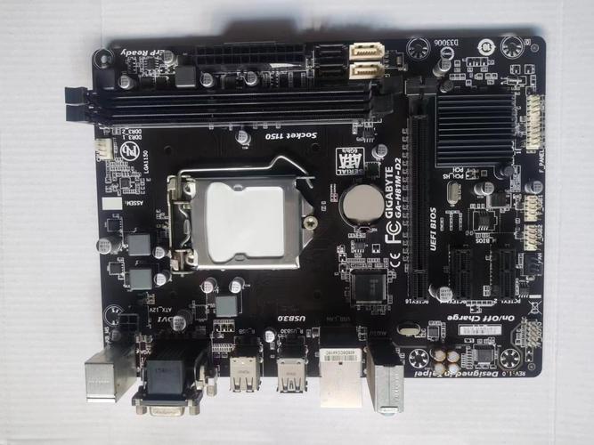 主板核心接口与插槽