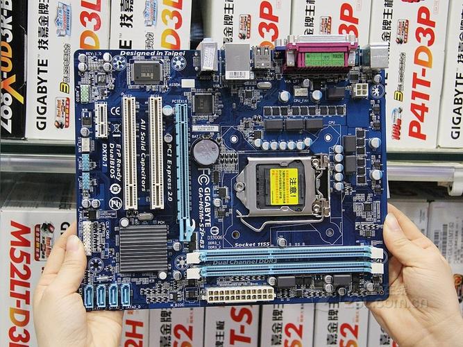 主板芯片组与插槽细节