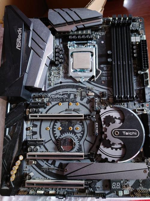 主板供电与扩展接口细节