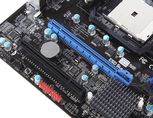 主板核心芯片与插槽