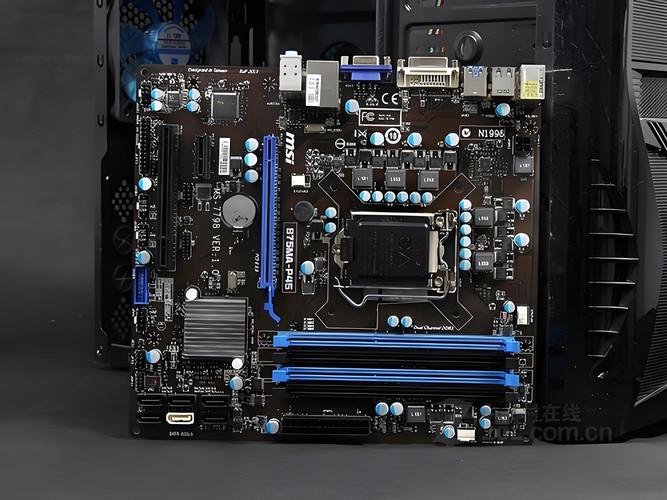 主板核心芯片与插槽