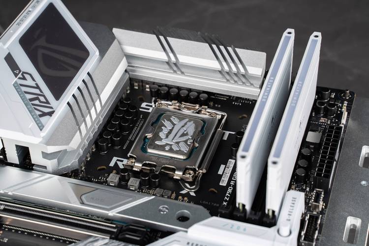 主板供电模组与扩展接口