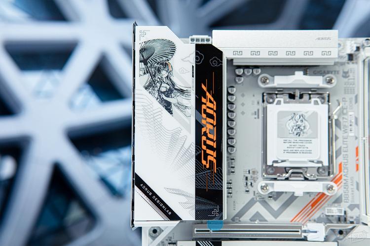 主板供电与内存插槽区域