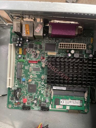 主板核心芯片组与内存插槽