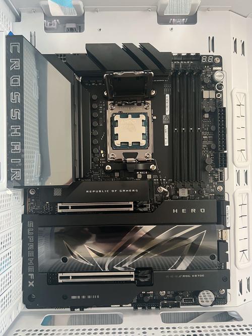 华硕ROG CROSSHAIR X870E HERO深度评测:AM5平台的性能巅峰之作