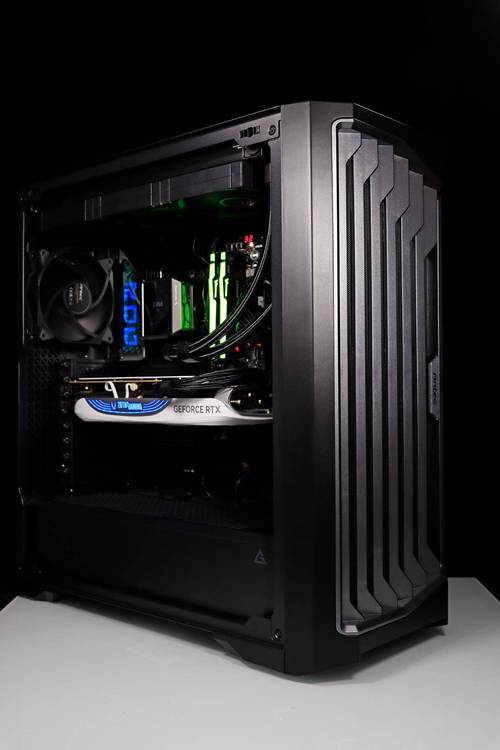 主板供电模组与插槽