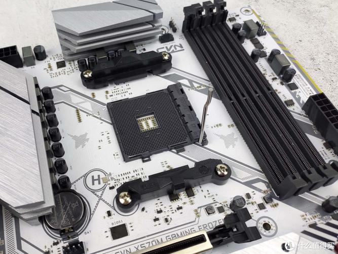 七彩虹CVN X570M GAMING FROZEN V14深度评测：高性价比的白色系装机之选