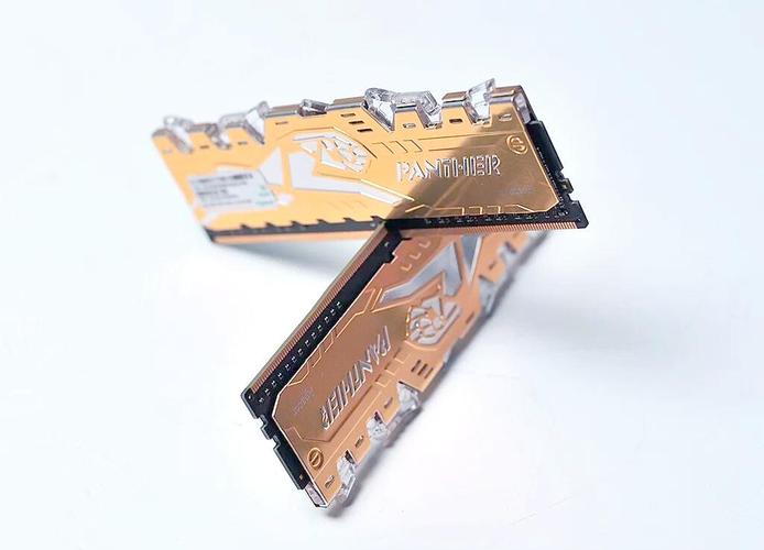 主板供电模组与插槽