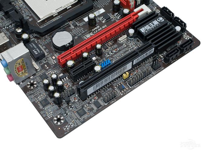主板核心插槽与供电