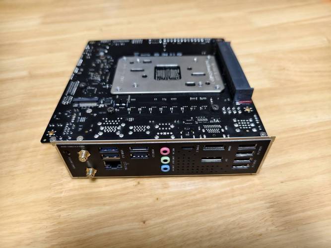 主板核心芯片与插槽