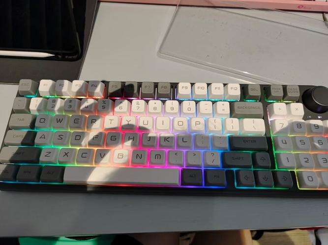 机械键盘轴体与PCB细节