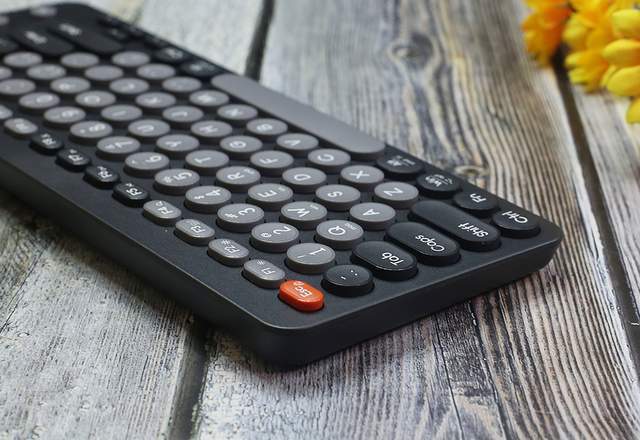 键盘续航与充电