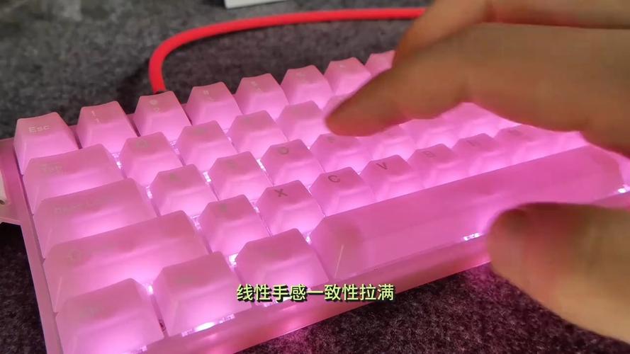 达尔优COOL60晨雾粉评测:冰刃磁轴带来的极致响应体验